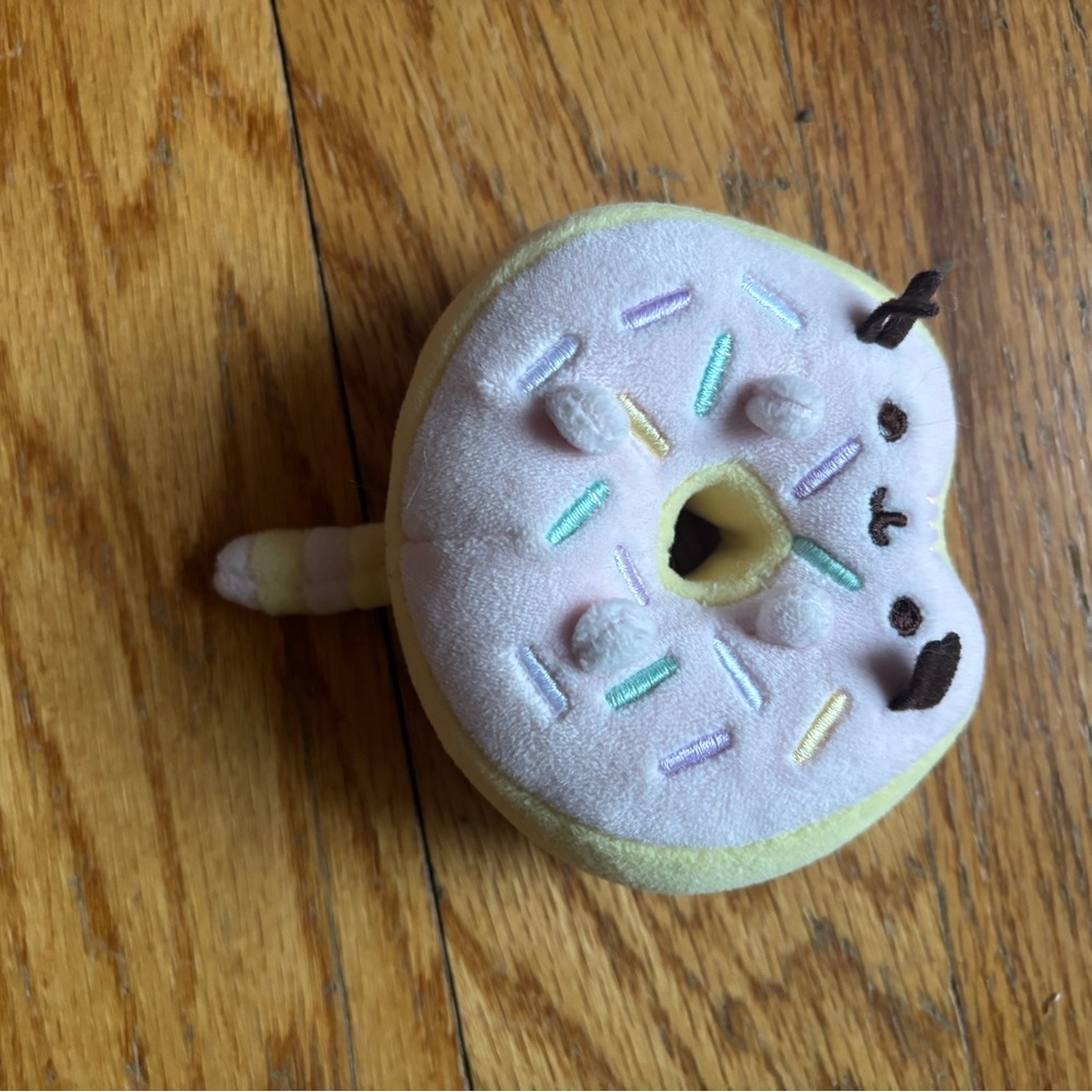 Mini pusheen sprinkle donut